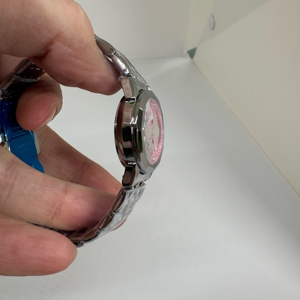 Women's Quartz Watch - Picture 3 of 7